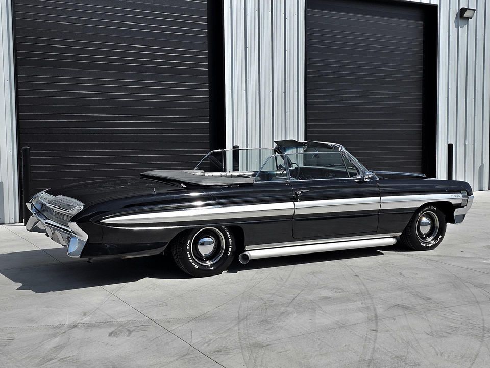 1961 Oldsmobile Starfire