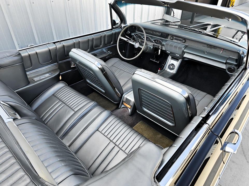 1961 Oldsmobile Starfire