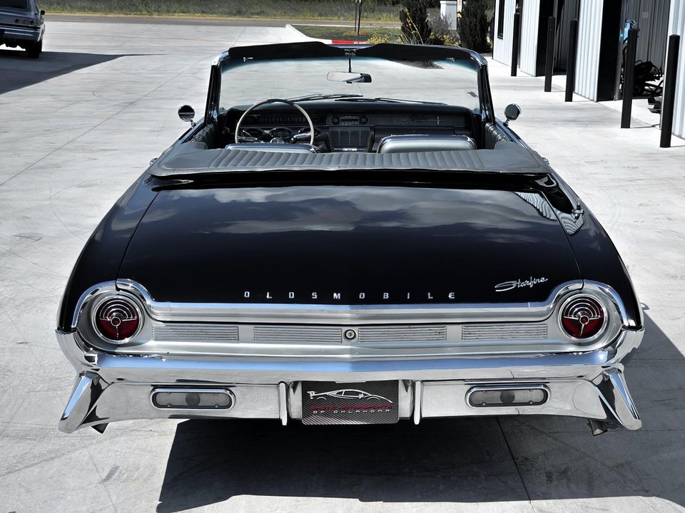 1961 Oldsmobile Starfire