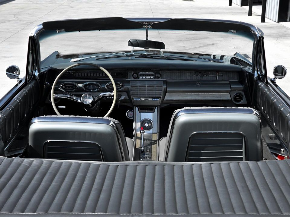 1961 Oldsmobile Starfire