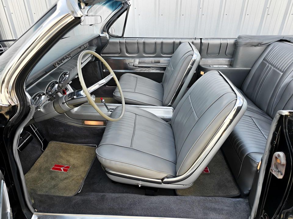 1961 Oldsmobile Starfire