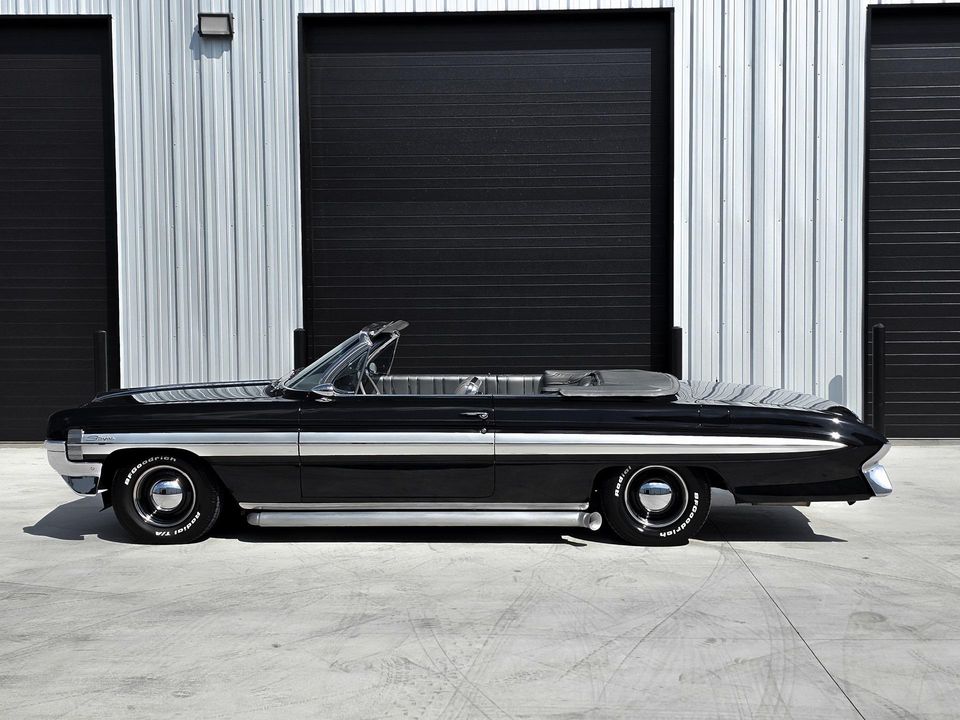 1961 Oldsmobile Starfire