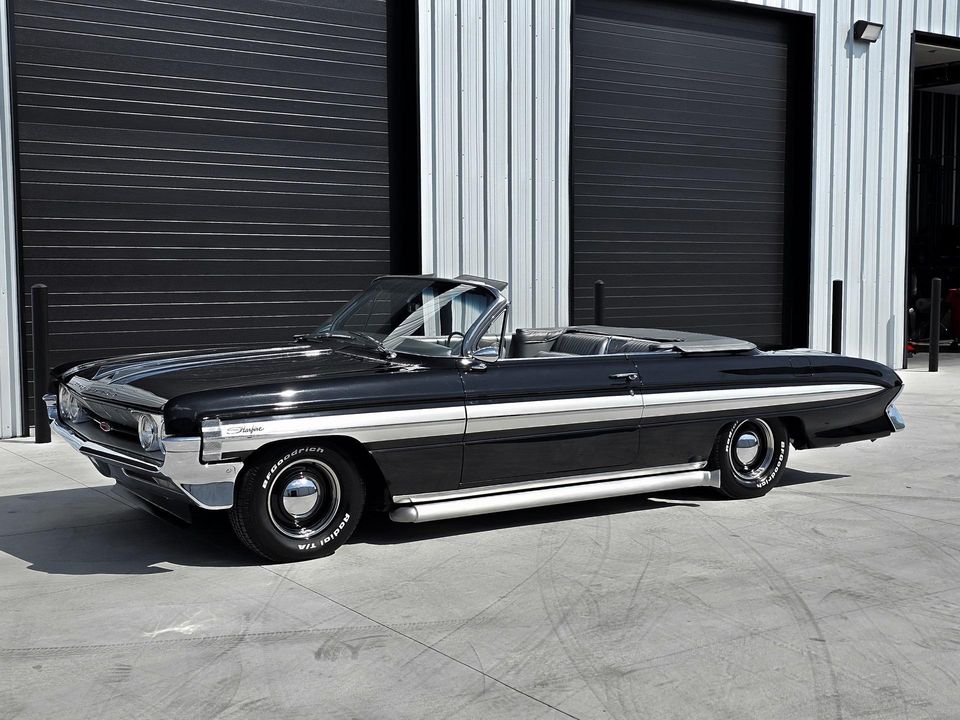 1961 Oldsmobile Starfire