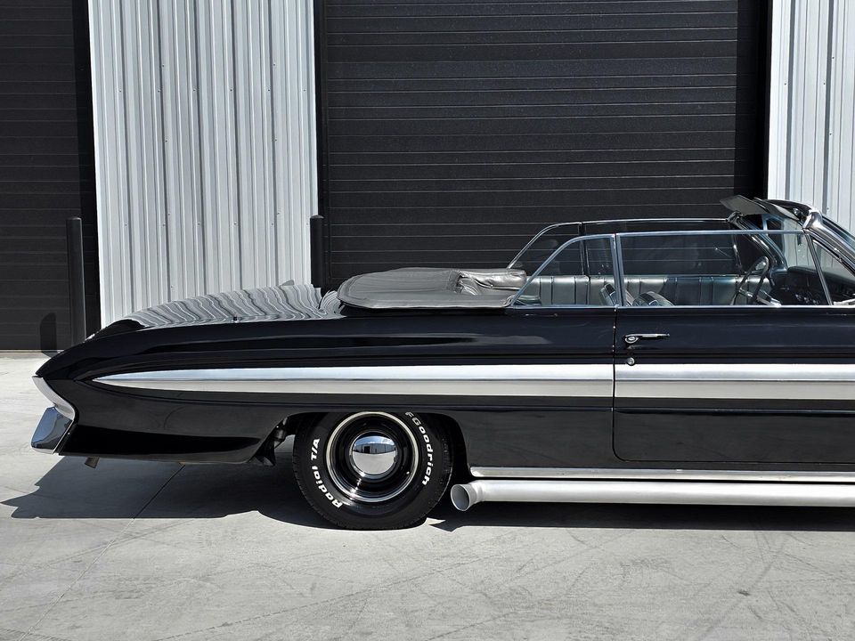 1961 Oldsmobile Starfire