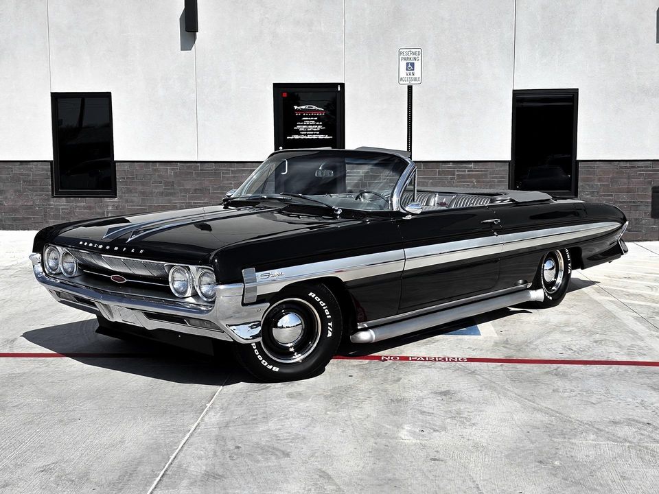 1961 Oldsmobile Starfire