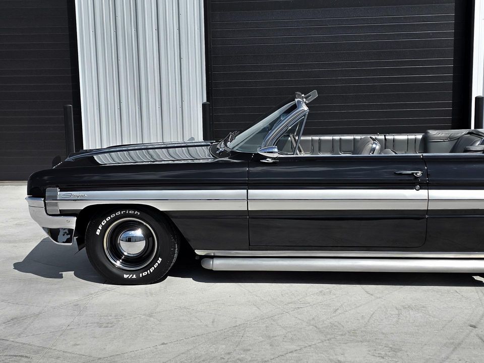 1961 Oldsmobile Starfire