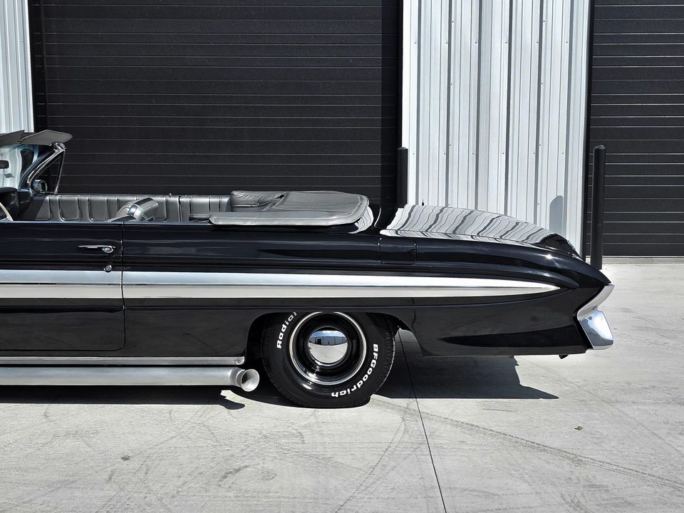 1961 Oldsmobile Starfire