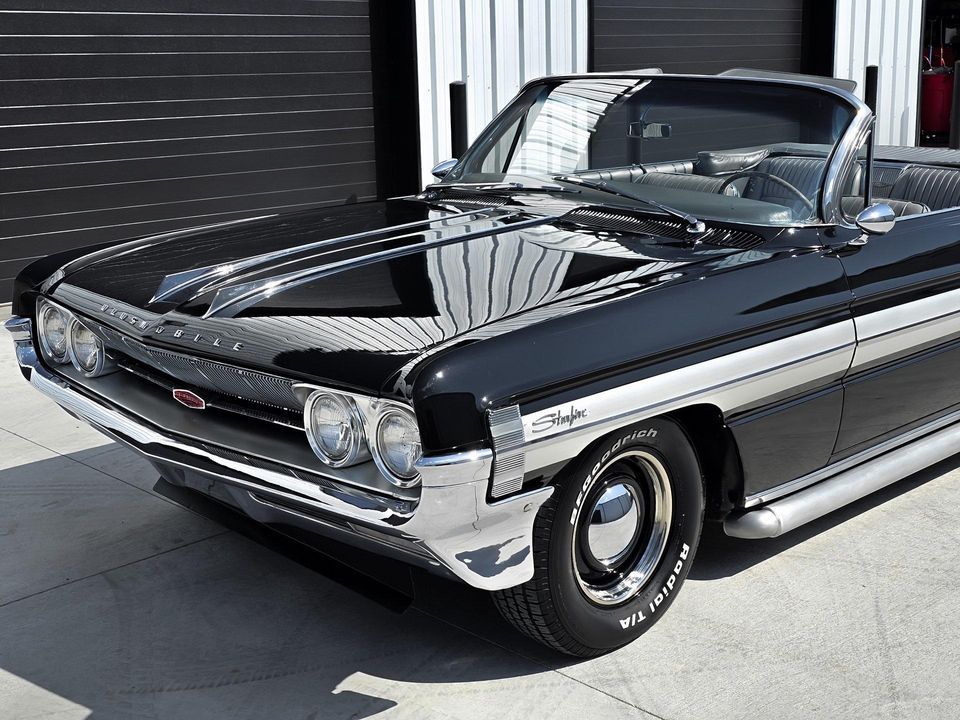 1961 Oldsmobile Starfire