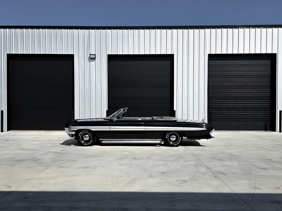 1961 Oldsmobile Starfire