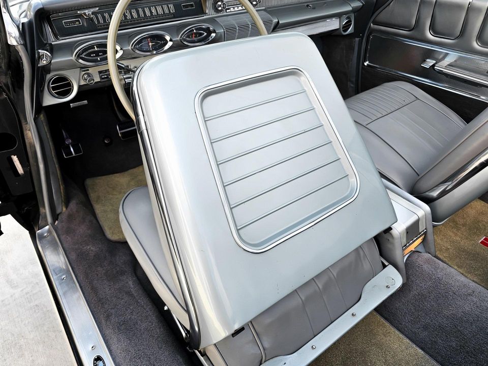1961 Oldsmobile Starfire