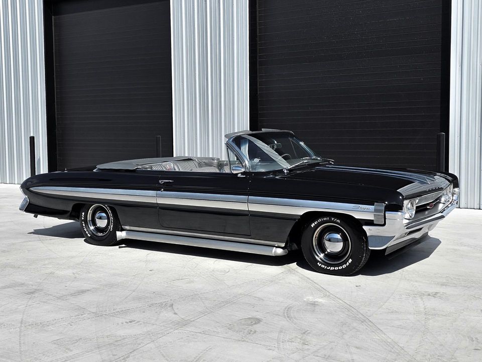 1961 Oldsmobile Starfire