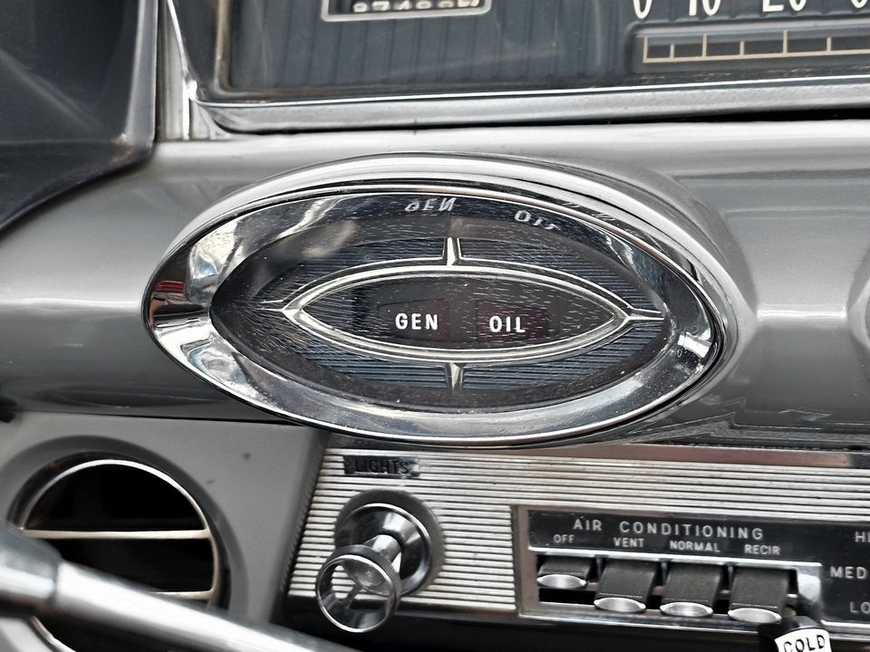 1961 Oldsmobile Starfire