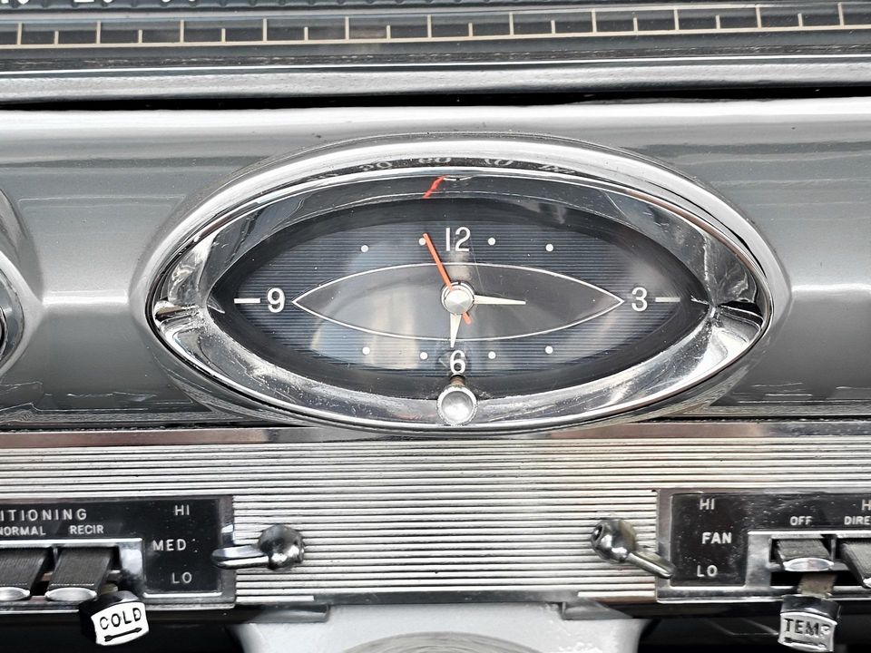 1961 Oldsmobile Starfire
