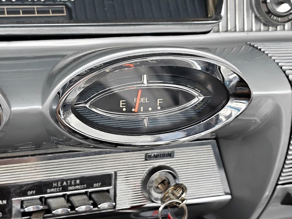 1961 Oldsmobile Starfire