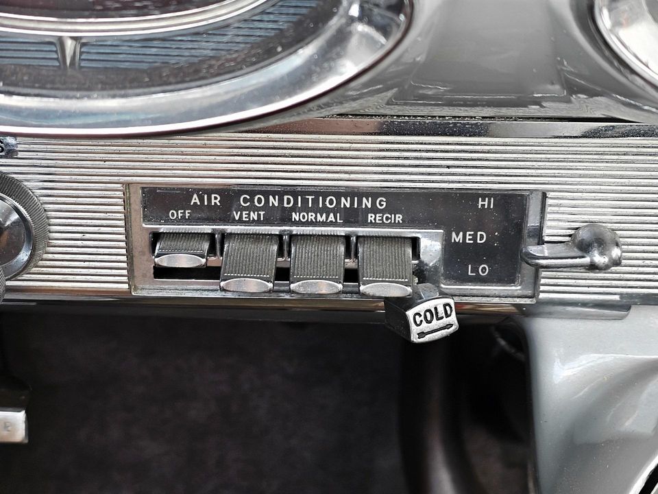 1961 Oldsmobile Starfire