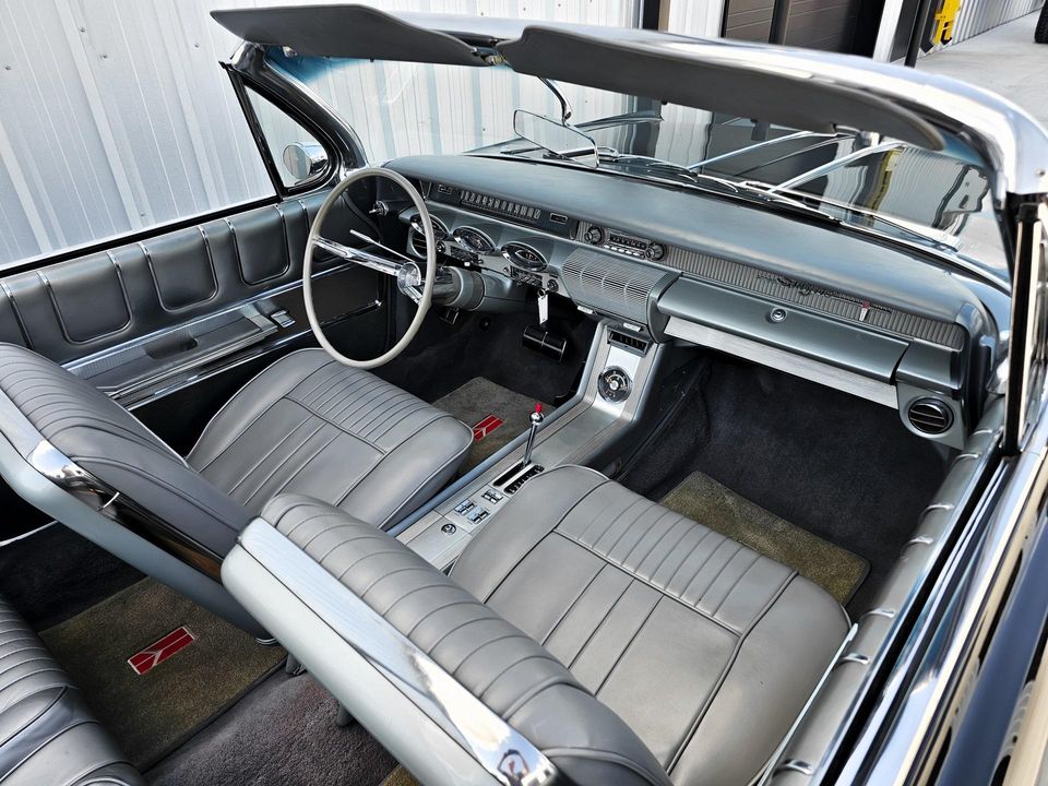 1961 Oldsmobile Starfire