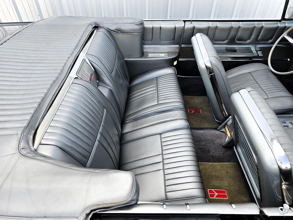 1961 Oldsmobile Starfire