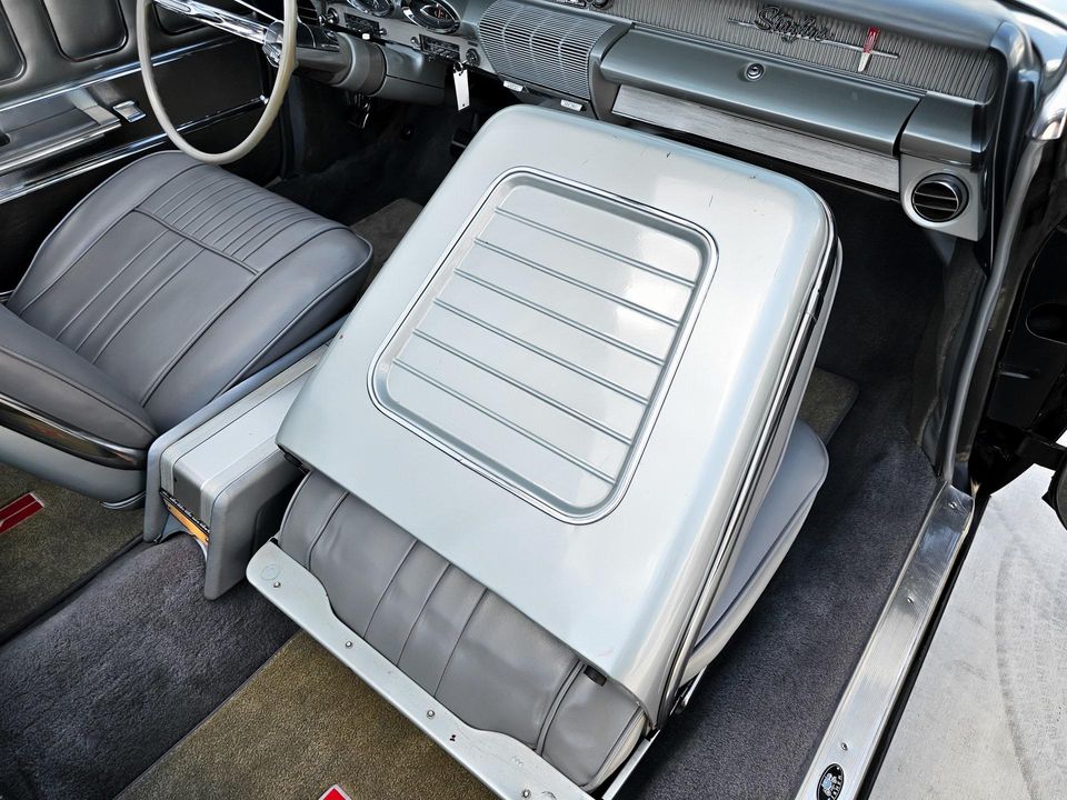 1961 Oldsmobile Starfire