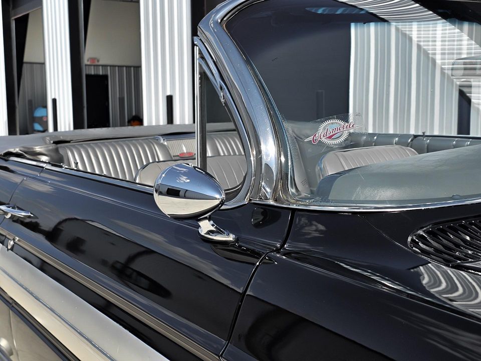 1961 Oldsmobile Starfire