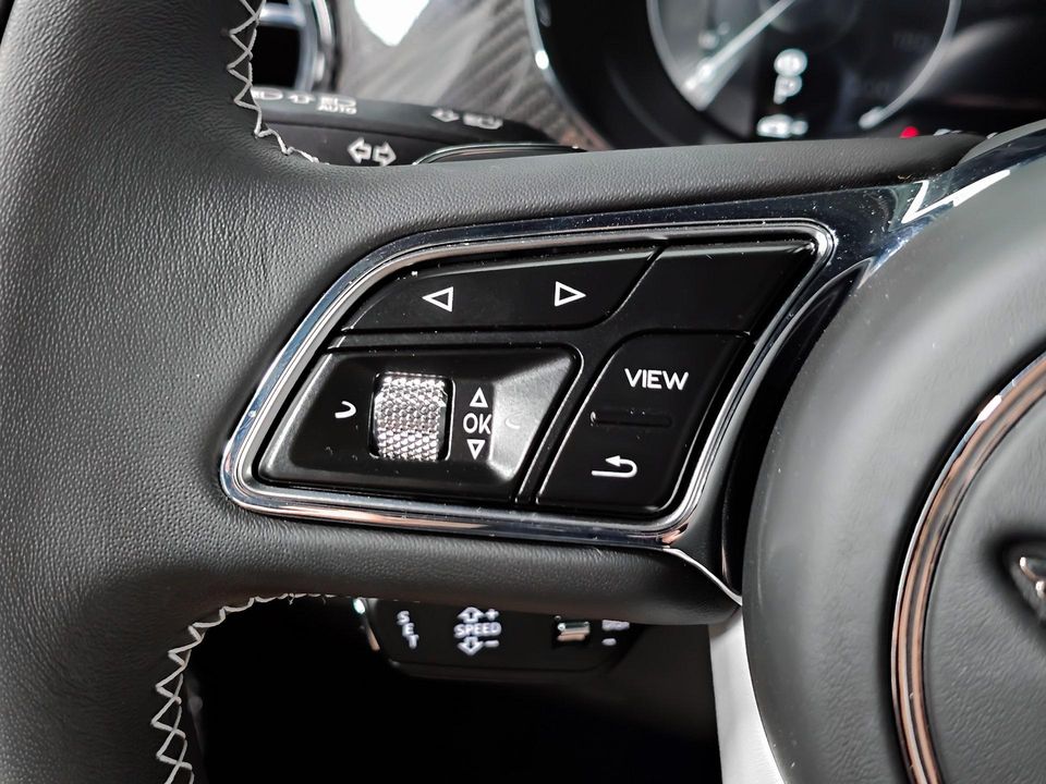 2023 Bentley Bentayga EWB