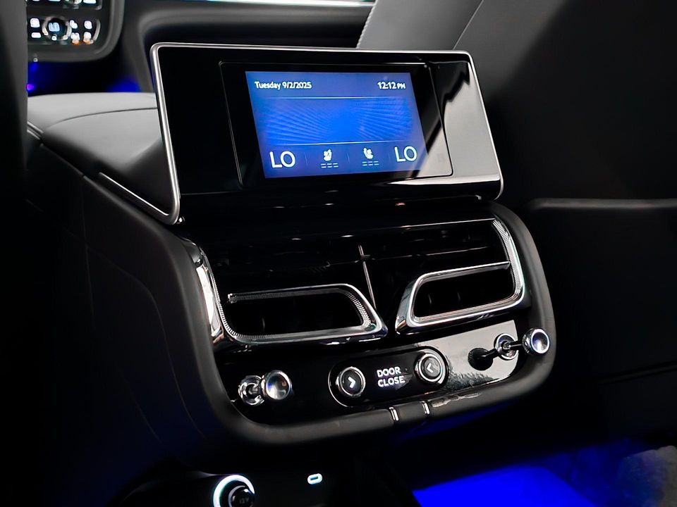 2023 Bentley Bentayga EWB
