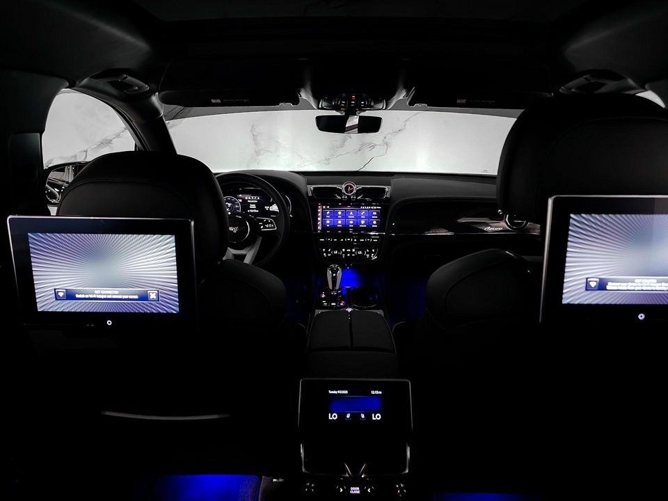 2023 Bentley Bentayga EWB