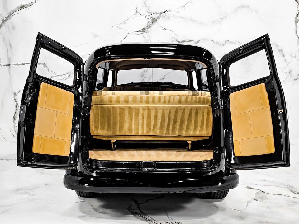 1952 GMC Suburban