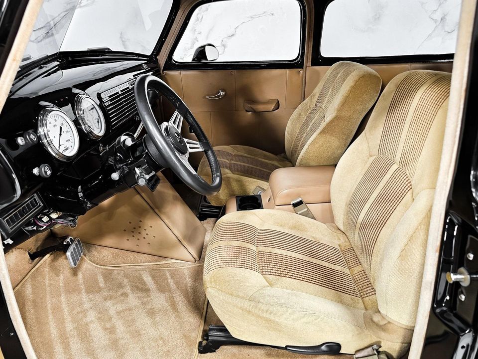 1952 GMC Suburban