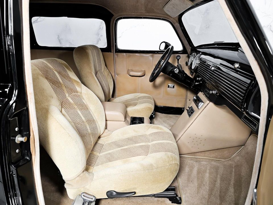 1952 GMC Suburban