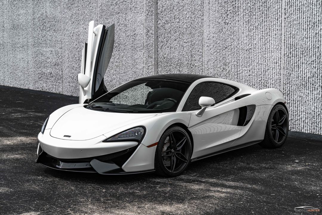 2017 McLaren 570GT
