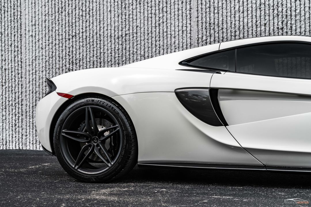 2017 McLaren 570GT
