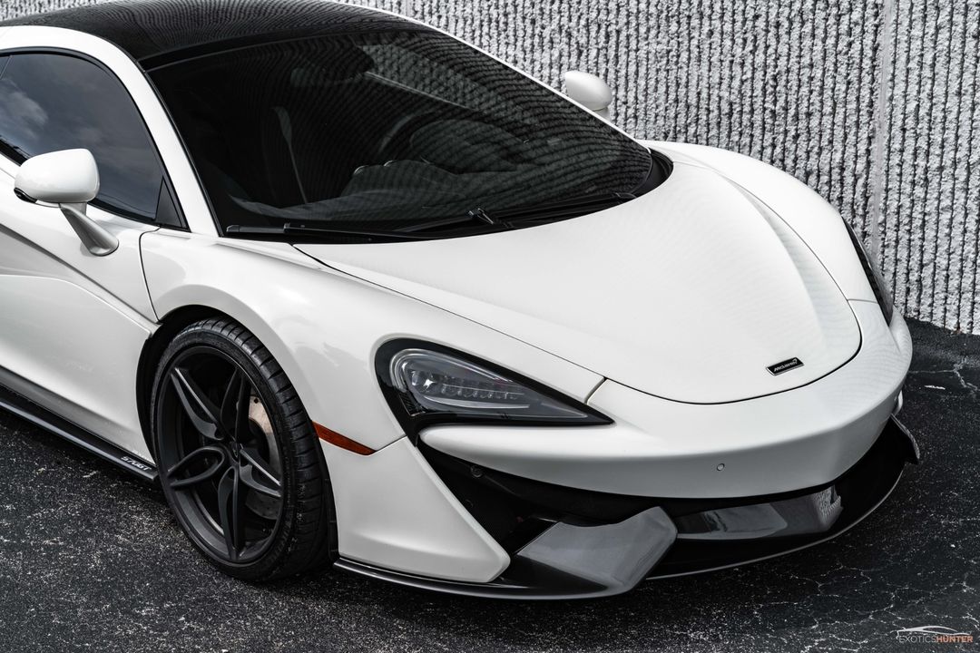 2017 McLaren 570GT