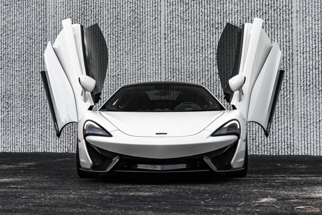 2017 McLaren 570GT