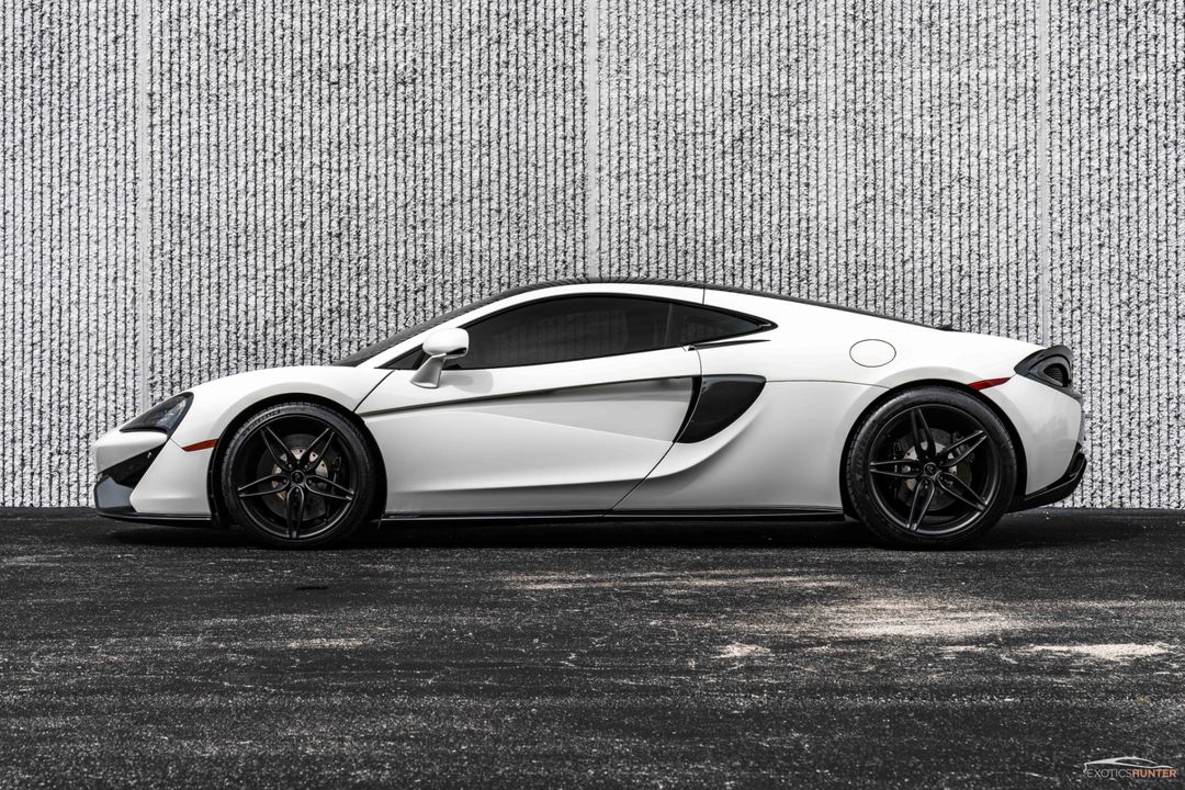 2017 McLaren 570GT