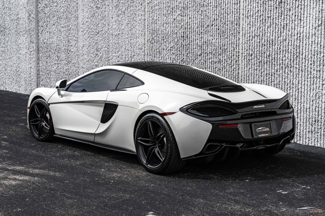 2017 McLaren 570GT