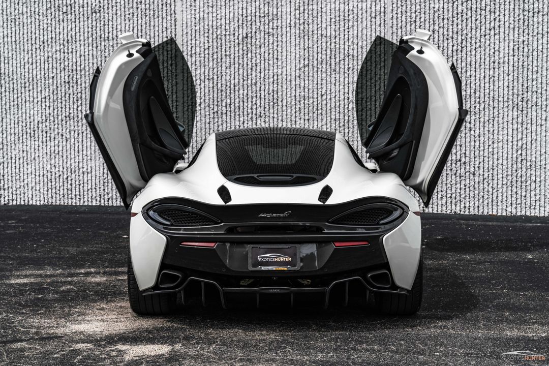 2017 McLaren 570GT