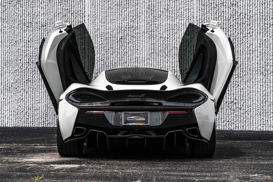 2017 McLaren 570GT