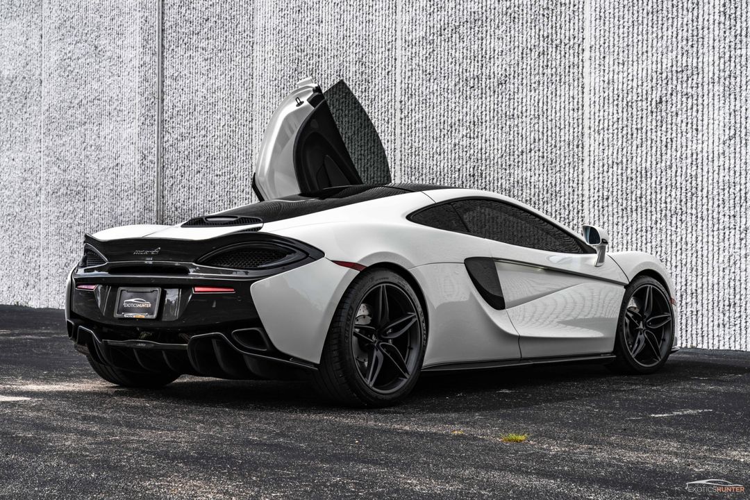 2017 McLaren 570GT