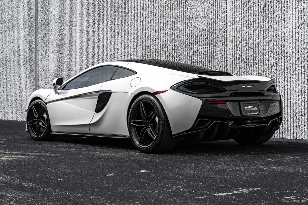 2017 McLaren 570GT