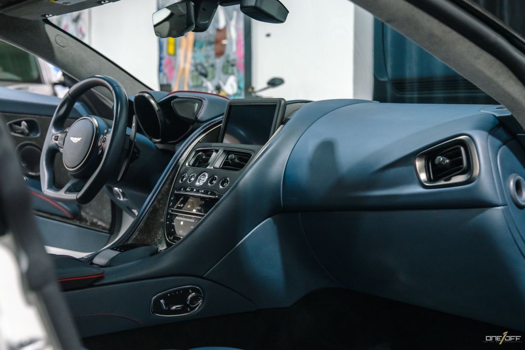 2019 Aston Martin DBS