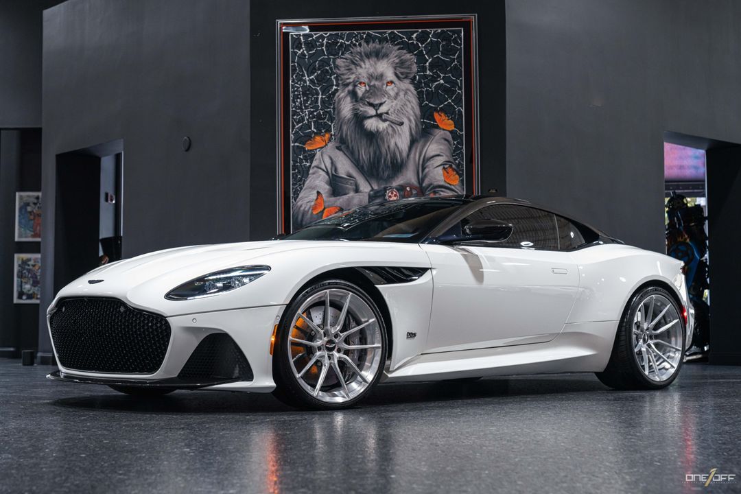 2019 Aston Martin DBS