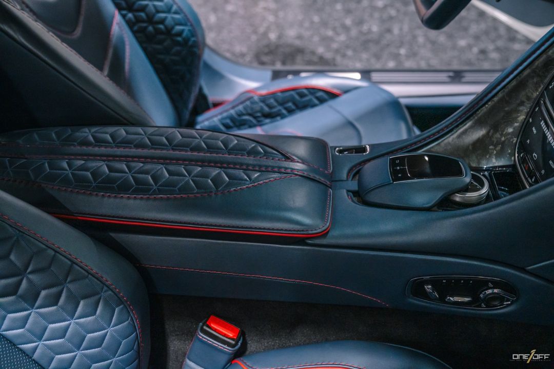 2019 Aston Martin DBS