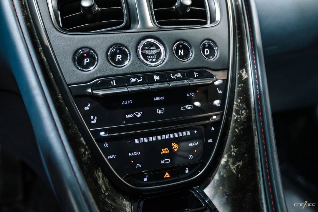 2019 Aston Martin DBS