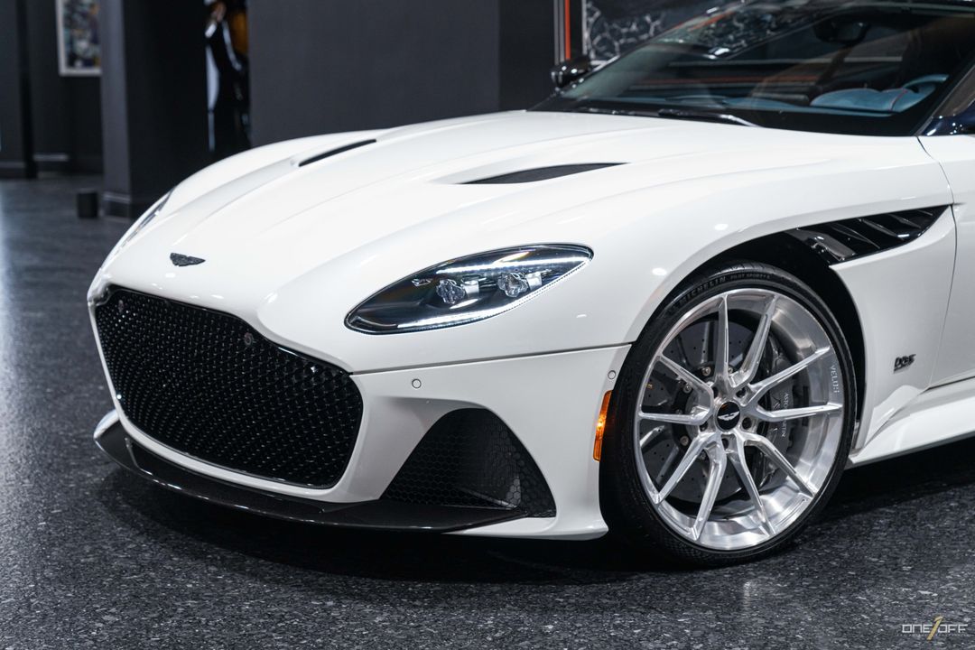 2019 Aston Martin DBS
