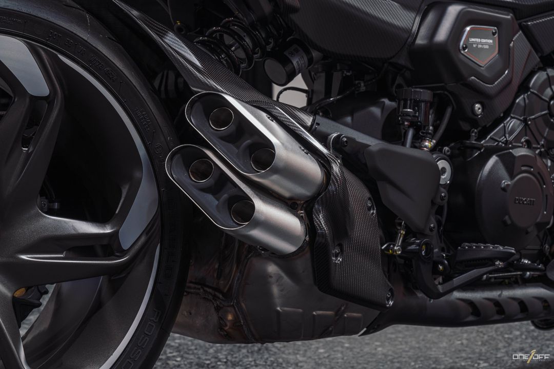 2024 Ducati Diavel V4 Bentley