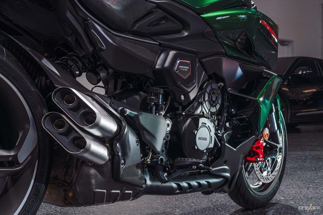 2024 Ducati Diavel V4 Bentley