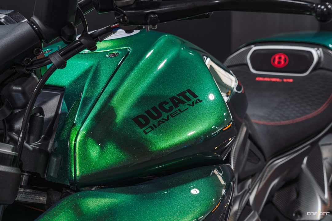 2024 Ducati Diavel V4 Bentley