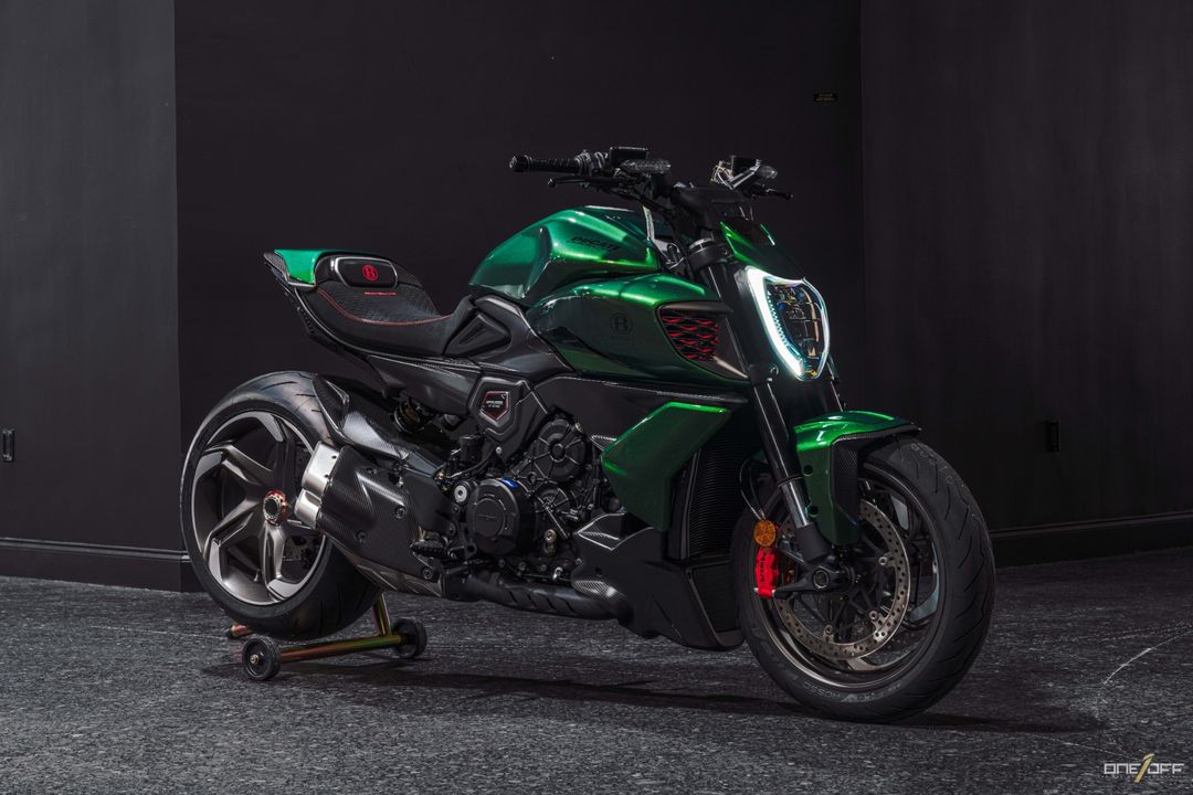 2024 Ducati Diavel V4 Bentley