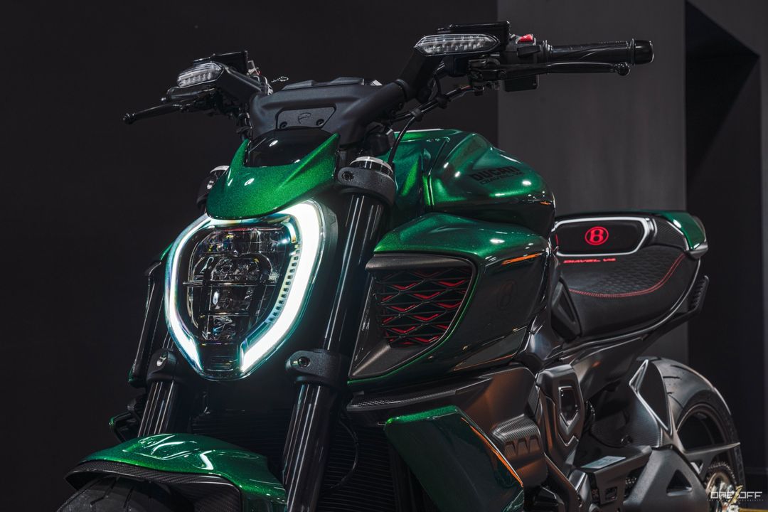 2024 Ducati Diavel V4 Bentley
