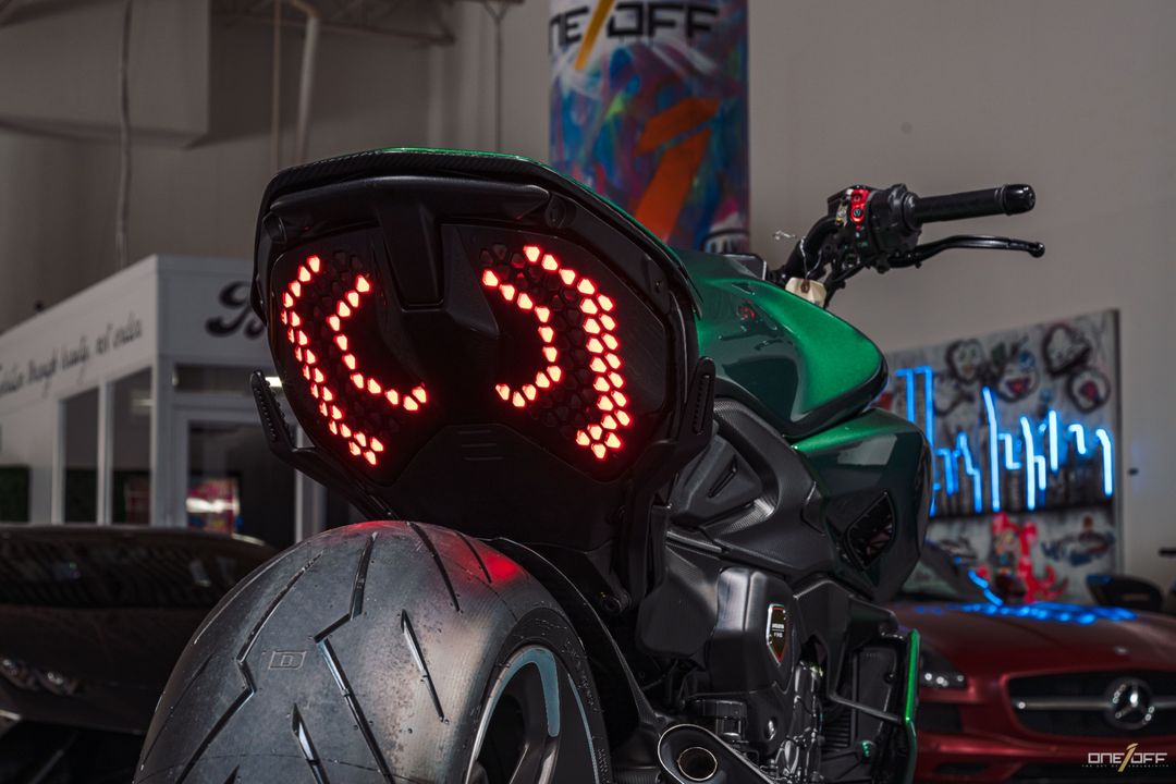 2024 Ducati Diavel V4 Bentley